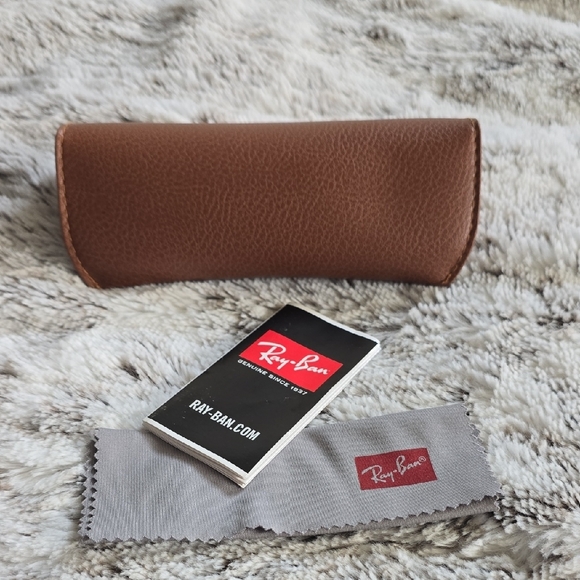 Ray-Ban Brown Leather Eyewear Case With Cleaning Cloth & Booklet Brown 6.5" - Picture 3 of 4